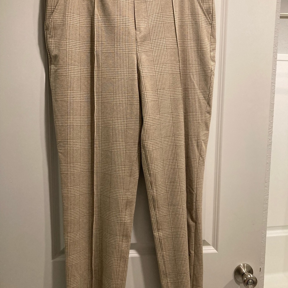 HUE plaid pull on dressy trousers.